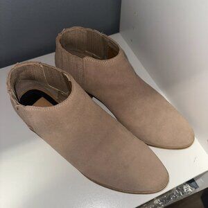 Dolce Vita Women’s Beige Suede Ankle Boots